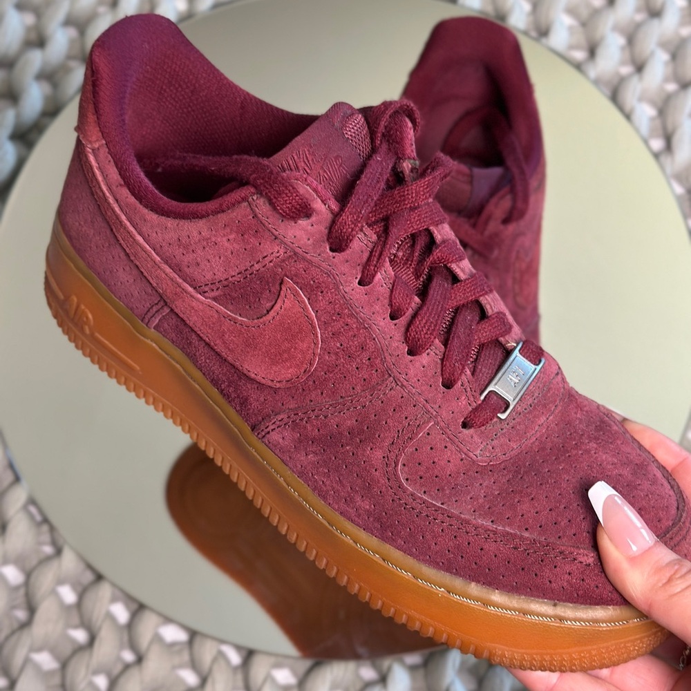 NIKE AIR FORCE 1 07 Deep Garnet